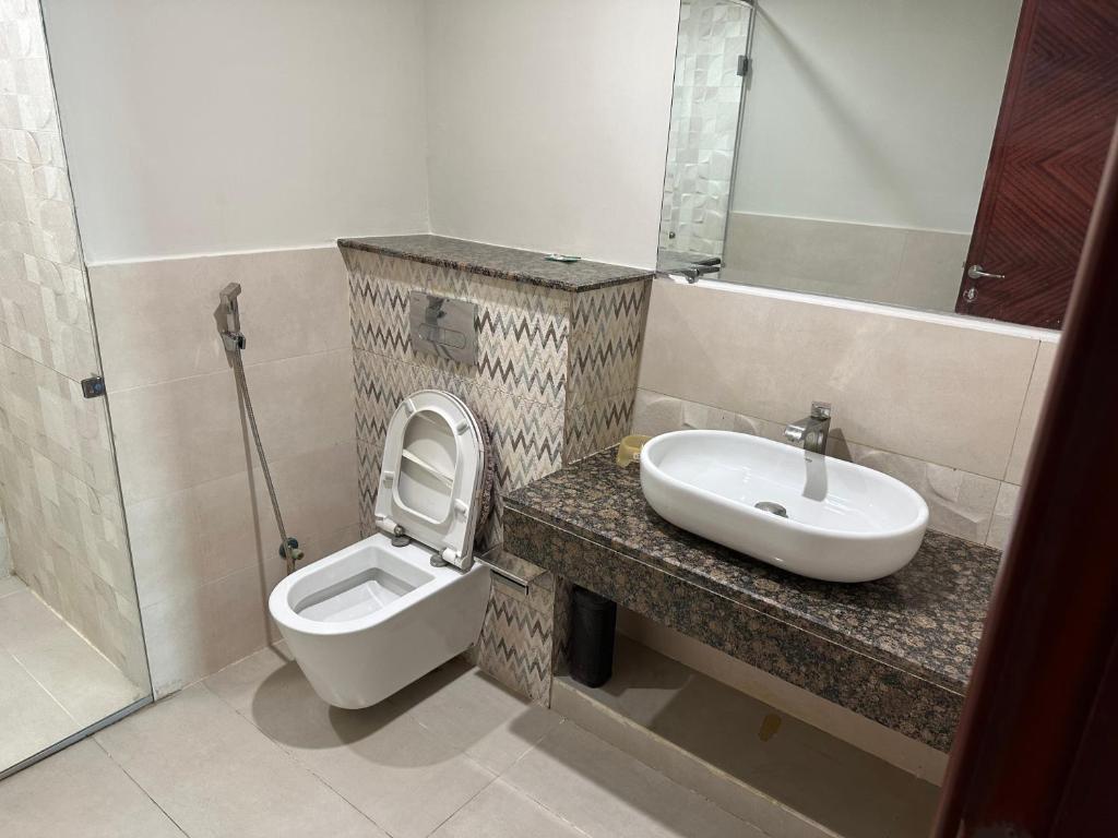 Gold Crest Two Bed service Apartments, Lahore (updated prices 2024)