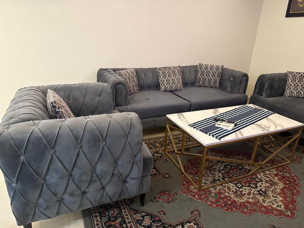 Prostor za sedenje u objektu Gold Crest Two Bed service Apartments
