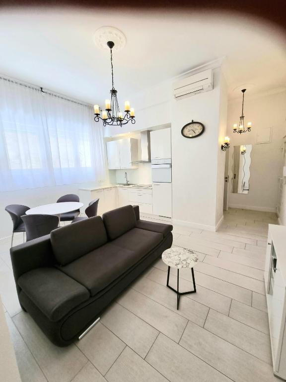 Kuchyňa alebo kuchynka v ubytovaní Lux Apartment near bridge