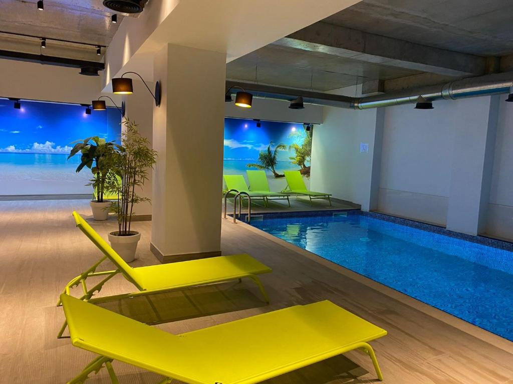 Kolam renang di atau dekat dengan Krtsanisi apartment with pool