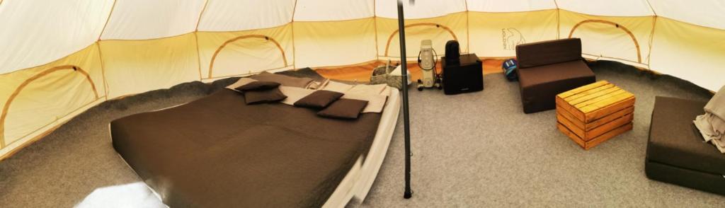 Posezení v ubytování Glamping Kaliska