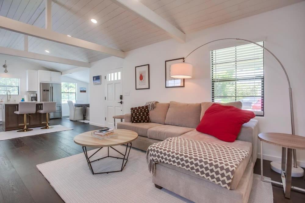 رزرو هتل و هاستل، مرکز شهر La Jolla نزدیک به Cove Country Club, رزرو هتل و هتل آپارتمان