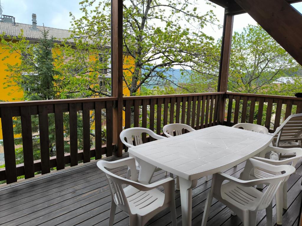 Zdjęcie z galerii obiektu Bilocale Gran Chalet Montecreto w mieście Montecreto