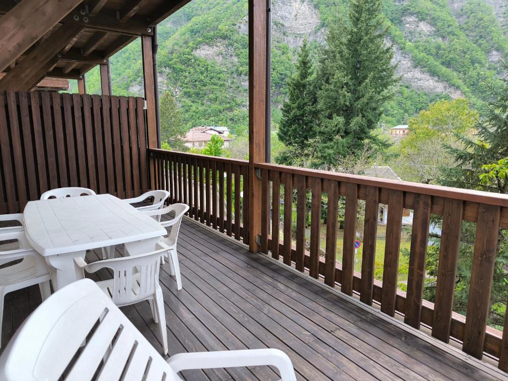 Zdjęcie z galerii obiektu Bilocale Gran Chalet Montecreto w mieście Montecreto