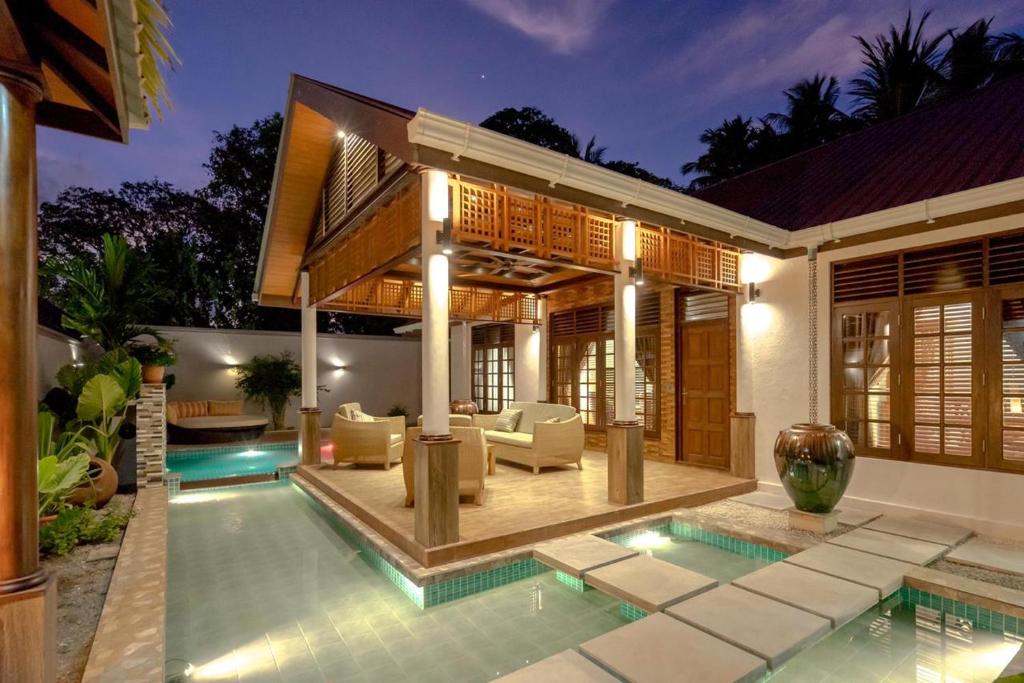 Bazén v ubytování Alafehi Retreat - Private 3-Bedroom Villa with Pool nebo v jeho okolí