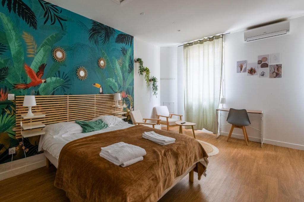 Photo de la galerie de l'établissement le Jungle: Grand studio rénové, Climatisé, proche de la Gare, à Bordeaux