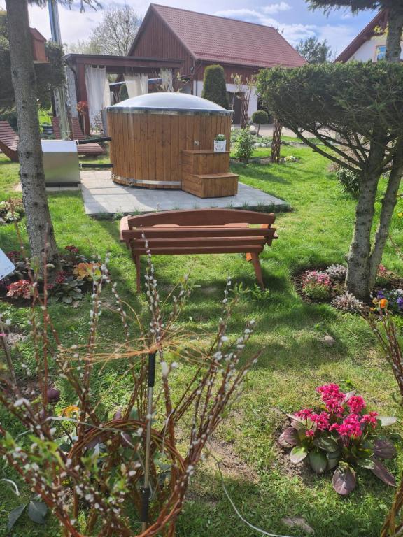 Vonkajšia záhrada v ubytovaní Liwa Garden Krzywa 11
