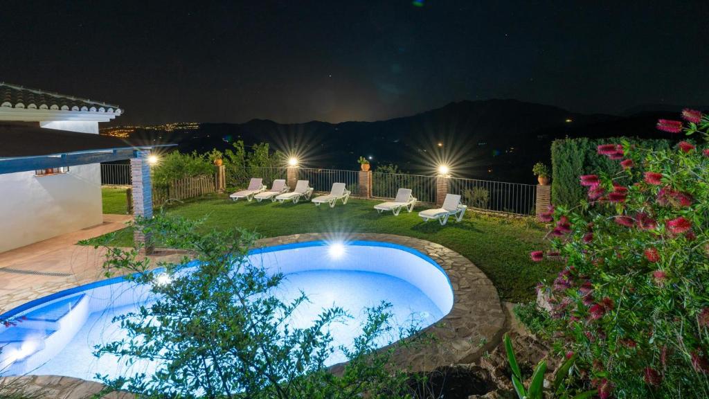 Bazén v ubytování Casa Rocío nebo v jeho okolí