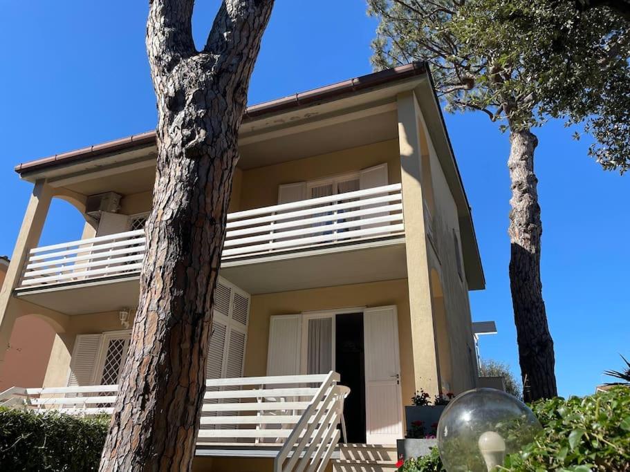 Το κτήριο όπου στεγάζεται  η βίλα