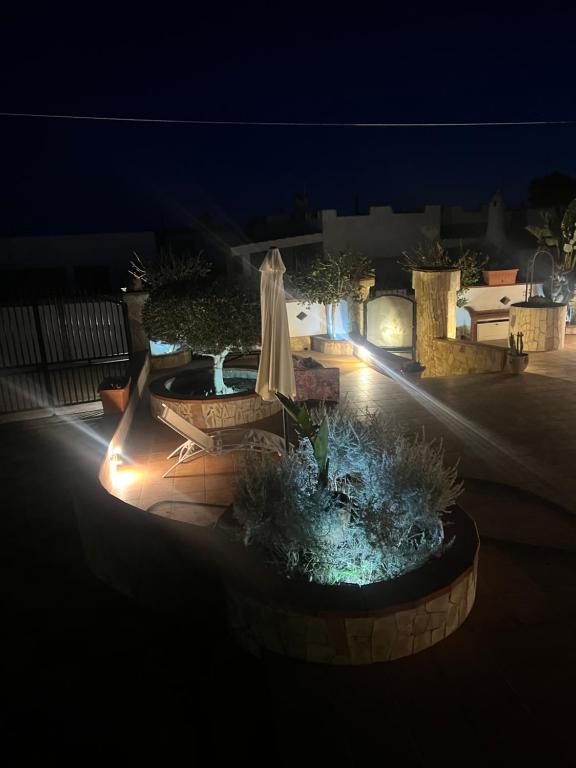 Bazén v ubytovaní La casa di Clelia Torre colimena porto cesareo salento esclusiva 2 piani con 6 camere doppie 3 bagni posti auto terrazza giardino 5 minuti dal mare alebo v jeho blízkosti