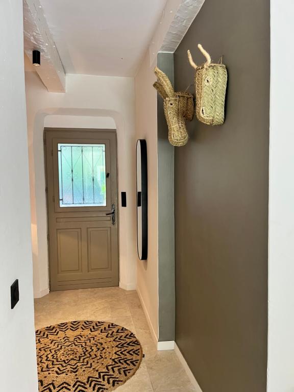 Fotografia z galérie ubytovania La Villa les lauriers, 150 m de la mer, Grimaud, golfe de St Tropez v destinácii Grimaud