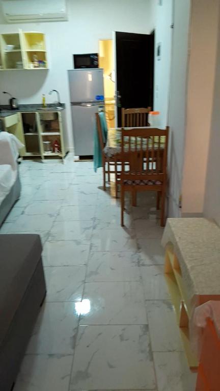 Kuchyň nebo kuchyňský kout v ubytování Turtles beach resort hourghada studio view sea view pool private beach jacuzzi security air-conditioned Cafe restaurant on the beach and a large sunny balcony
