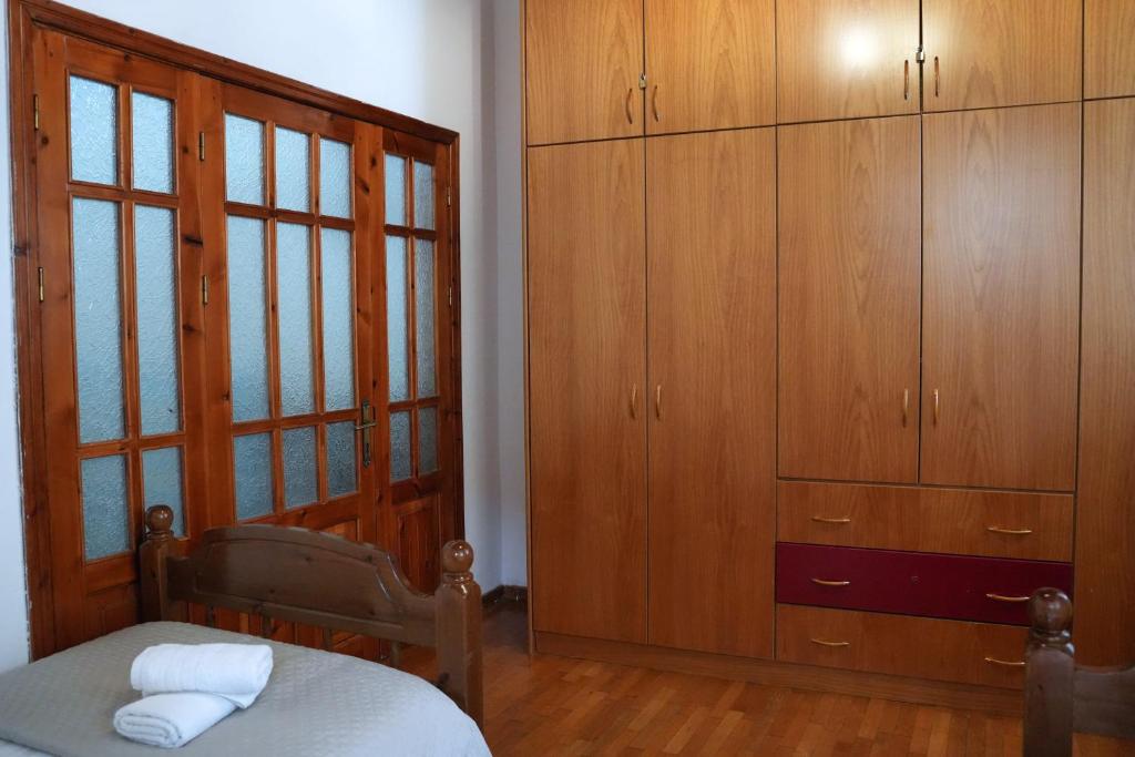 Postel nebo postele na pokoji v ubytování Emblematic House Apartment 2