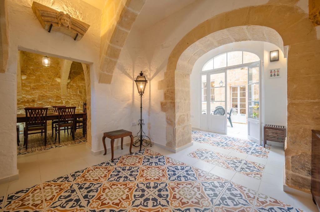 Posezení v ubytování 'Notabile' - Private Townhouse in Mdina