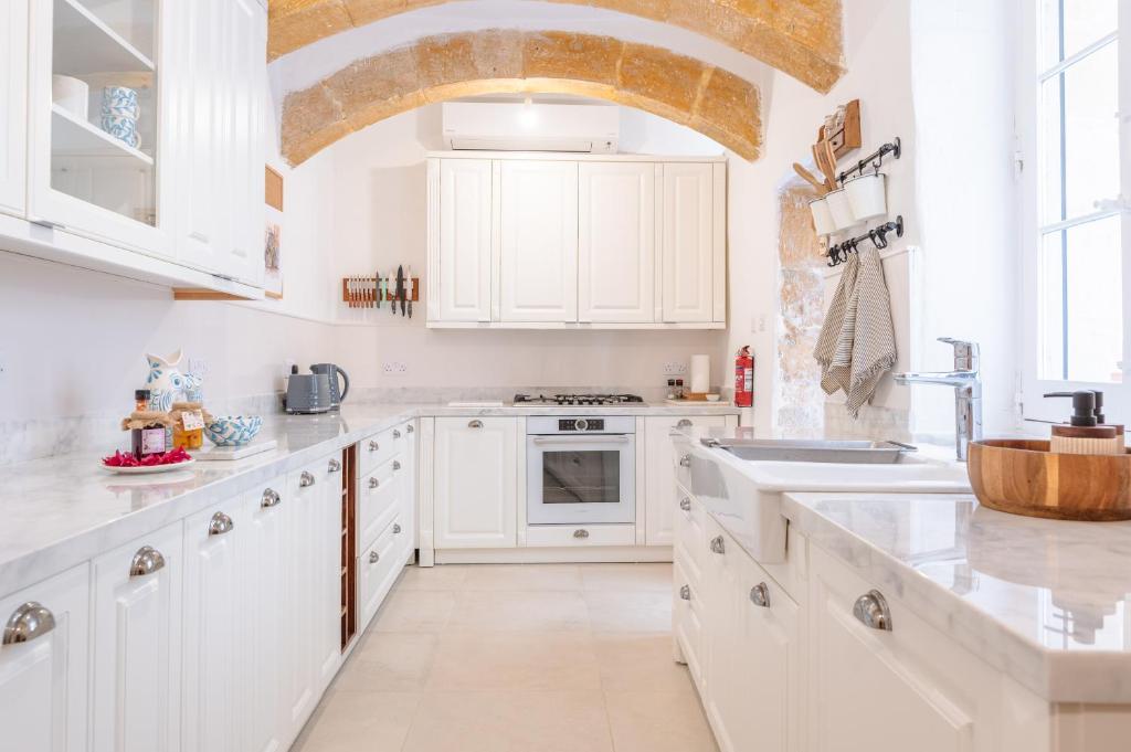 Kuchyň nebo kuchyňský kout v ubytování 'Notabile' - Private Townhouse in Mdina