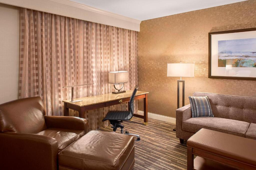 Sheraton Suites Akron Cuyahoga Falls - Suite De 1 Chambre, 1 Roi, Canapé-lit, Vue Sur La Ville