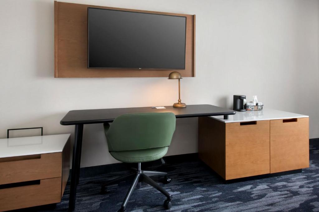 Fairfield Inn Rochester Airport photo