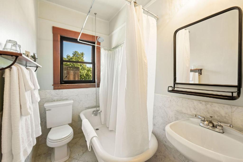 Sonoma Hotel - 