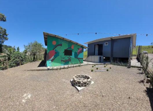 Tòa nhà nơi nhà nghỉ dưỡng tọa lạc