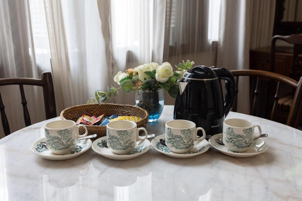 Příslušenství pro přípravu čaje a kávy v ubytování Hotel Puri Melaka