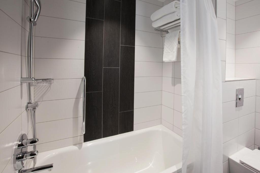 Koupelna v ubytování Hilton Garden Inn Zurich Limmattal