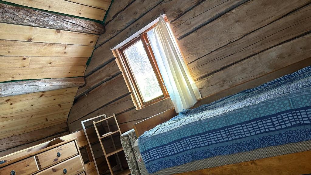 Fotografie z fotogalerie ubytování Gemütliche Blockhütte mit Außentoilette und Badezimmer im Haupthaus v destinaci Jörn