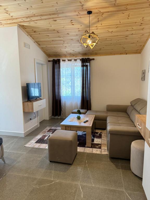 Posezení v ubytování Qyteza Guest House & Camping