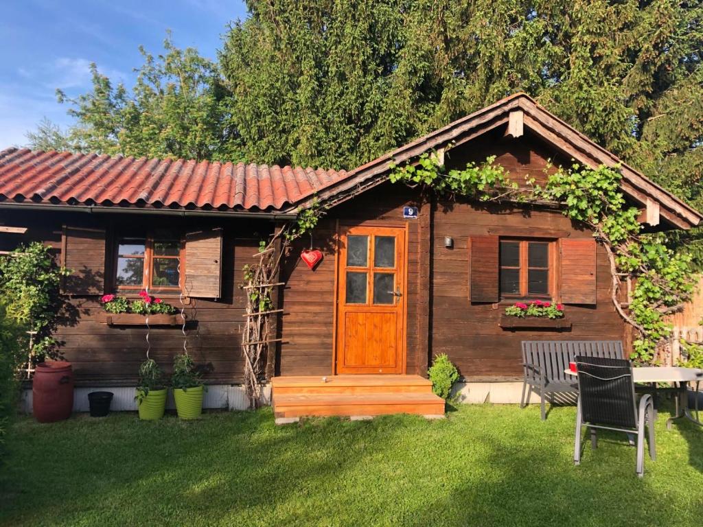 Gemütliche Blockhütte mit großem Garten, Ried im Innkreis (updated
