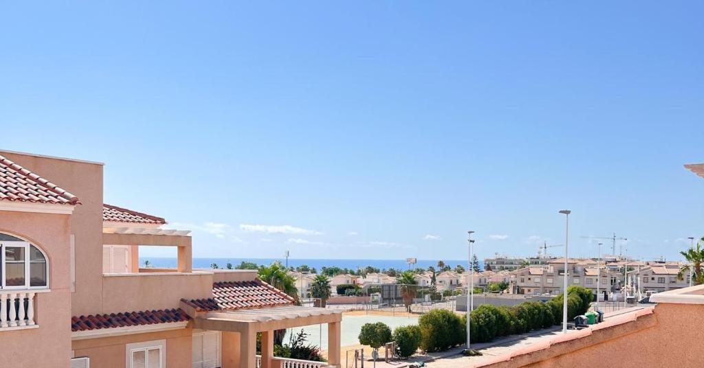 Γενική θέα στη θάλασσα ή θέα στη θάλασσα από  αυτό το διαμέρισμα