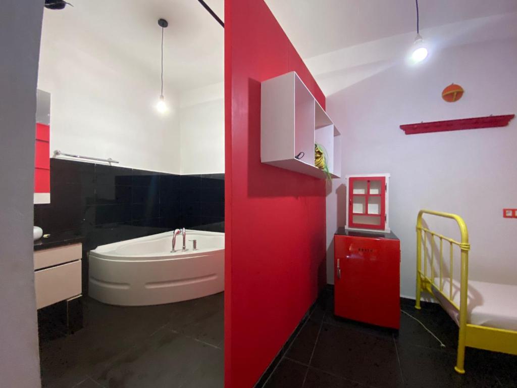 Hostal Valencia - private room with bathroom