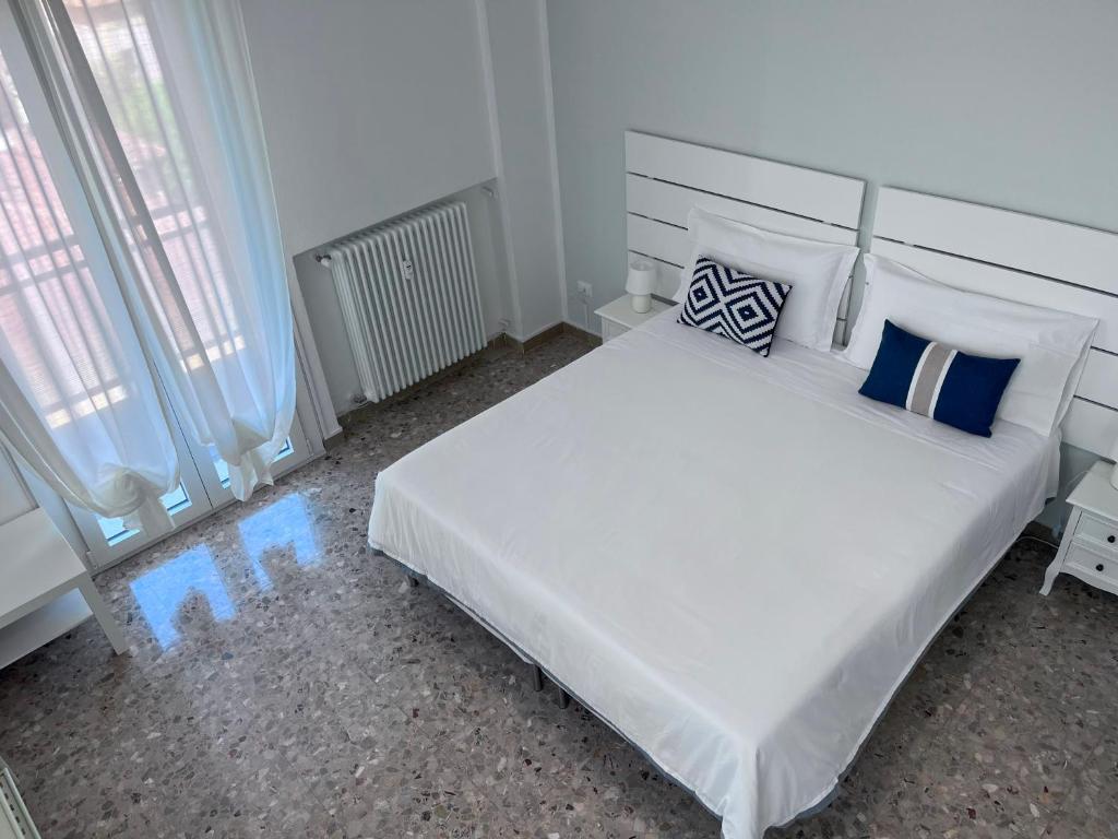 B&Bononia View - Deluxe Double Or Twin Room With Balcony