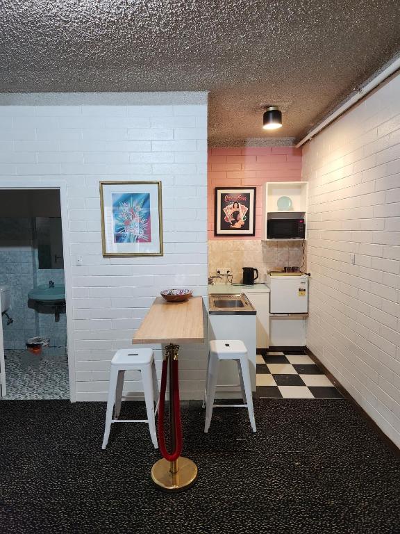 West End Motel & Backpackers - Resim 4