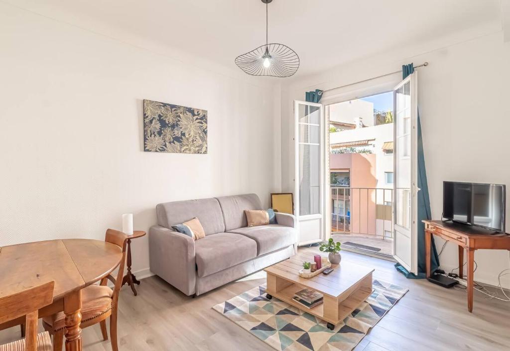 Seating area sa Nice Apartment Beausoleil Near Monaco