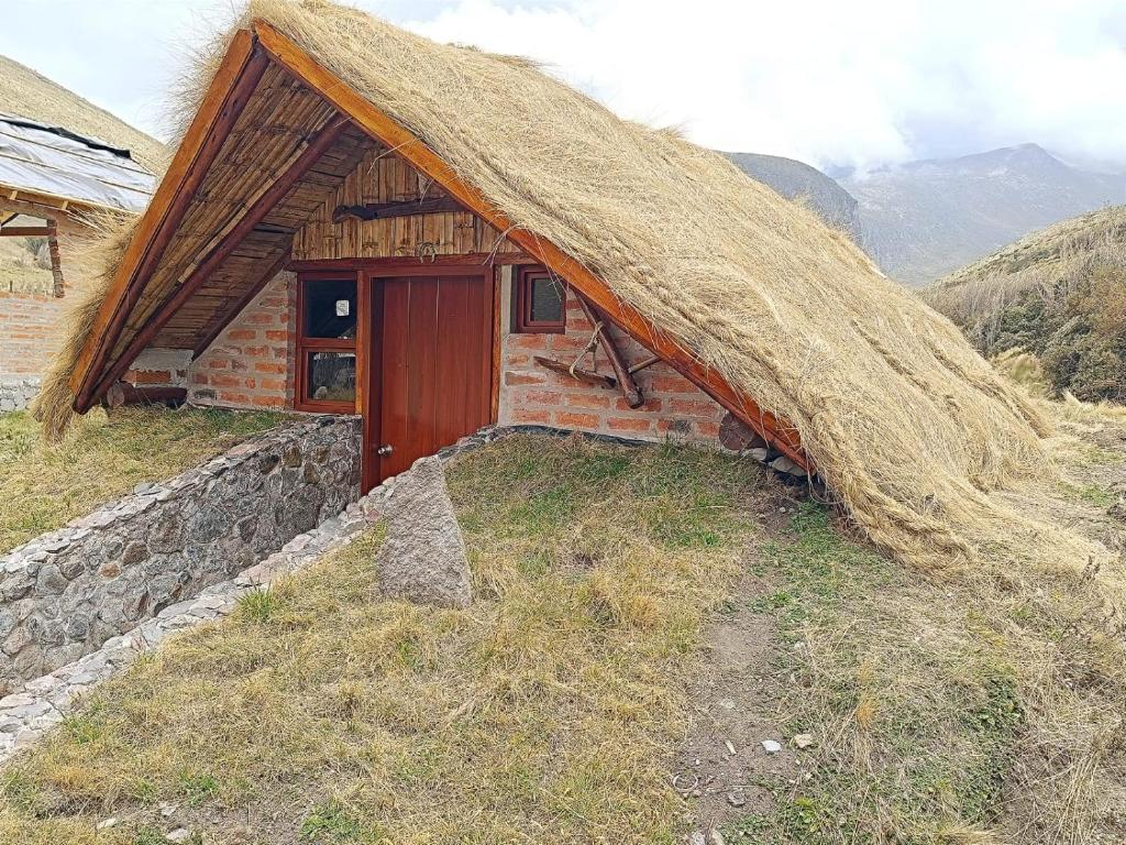 Nespecifikovaný výhled na hory nebo výhled na hory při pohledu z prázdninového areálu