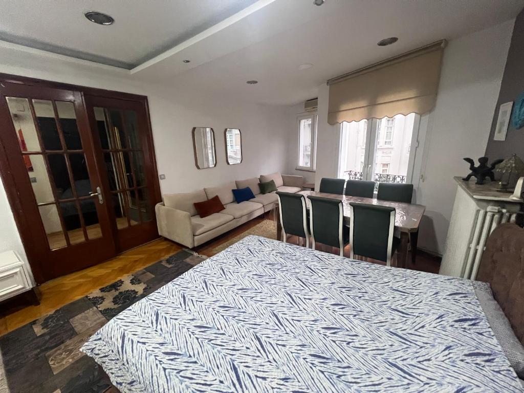 A bed or beds in a room at Cityline1