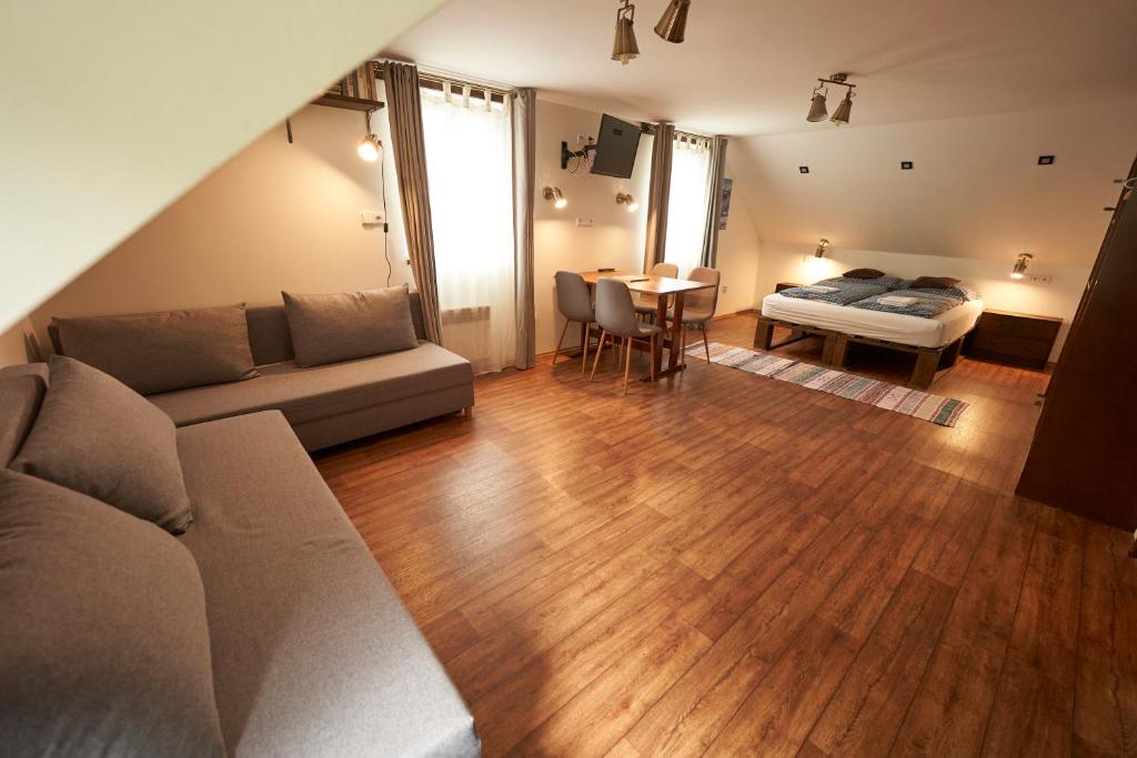 Posezení v ubytování Chata Orlik - all inclusive & wellness