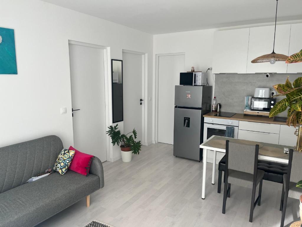 Kuchyňa alebo kuchynka v ubytovaní Marton Apartman