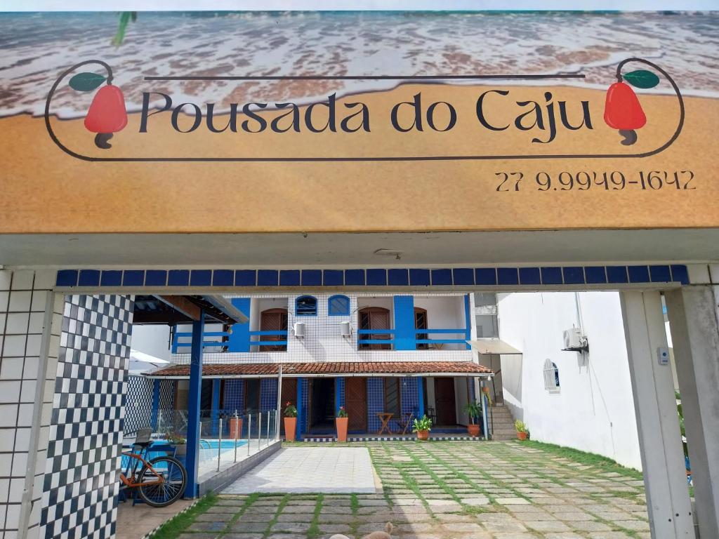 a sign for the portico do calivarius synagogue at Pousada do caju in Serra