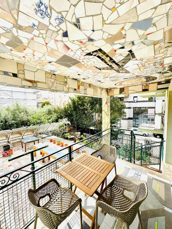 Balkón nebo terasa v ubytování HOSTEL ART & JOY