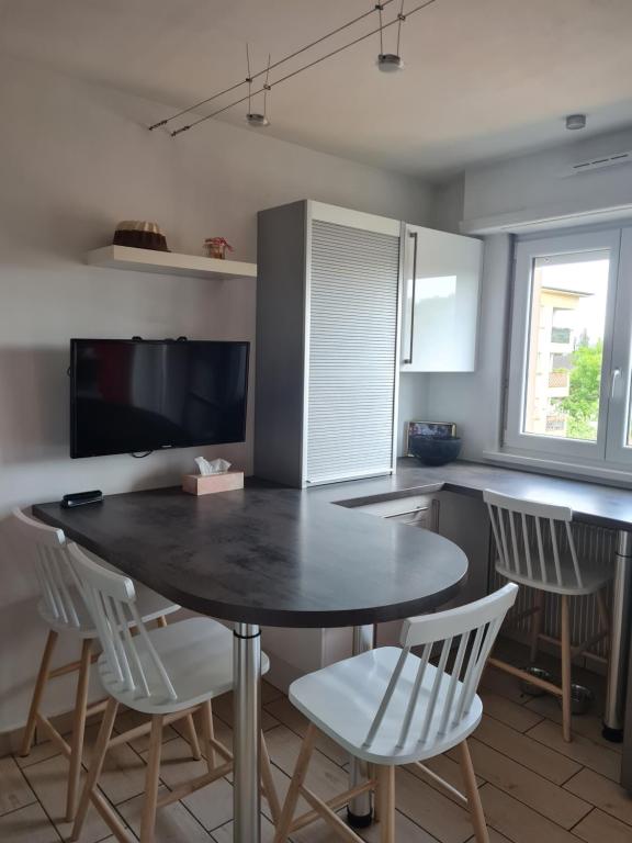 Appartement proche centre-ville, parking gratuit – photo 10