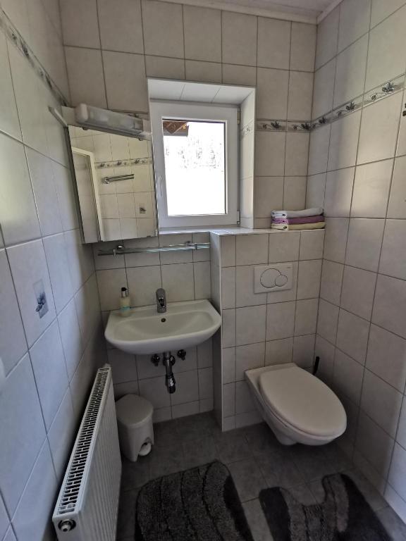 Koupelna v ubytování Haus Schrei