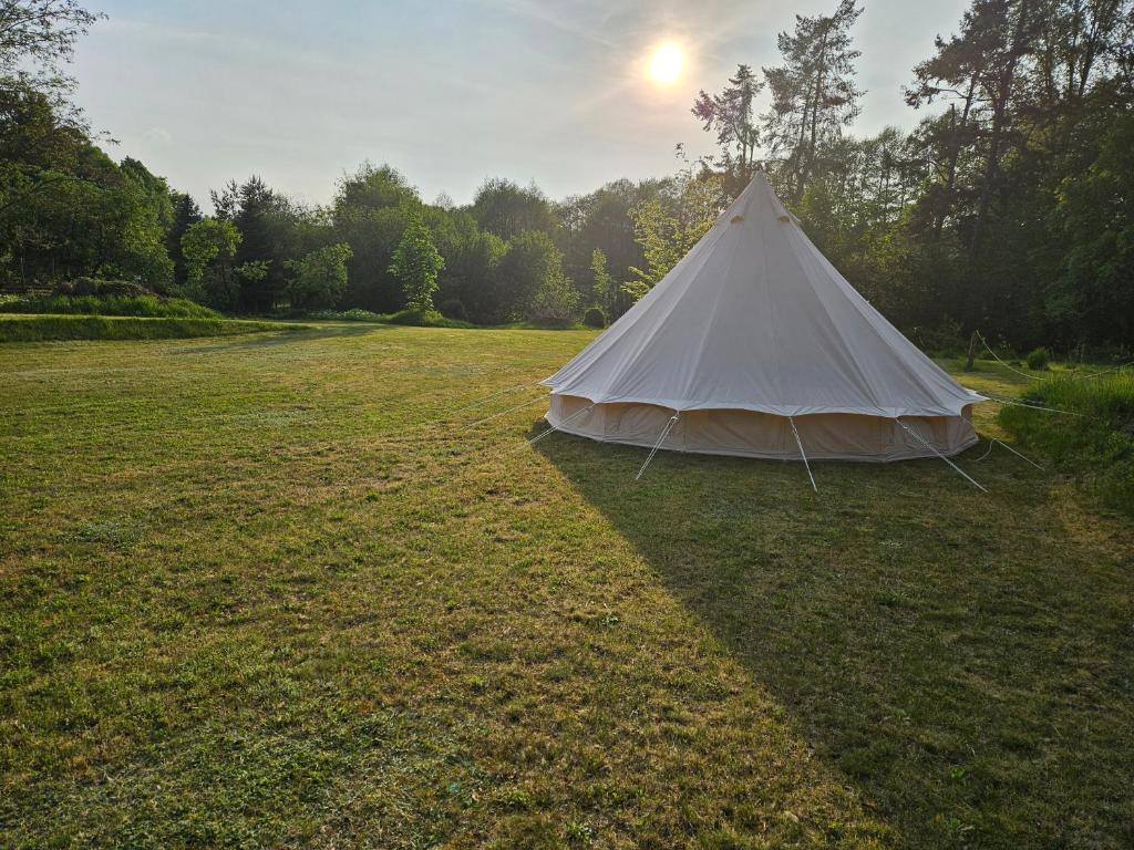 Příroda nedaleko luxury tent