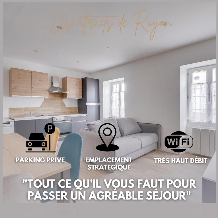 - un lit à baldaquin dans une chambre dans l'établissement Les attraits de Royan, à Saint-Ciers-sur-Gironde