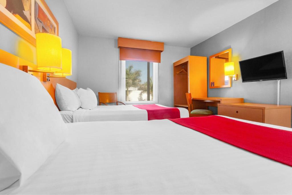 City Express by Marriott Celaya Parque - Double Room With Two Double Beds