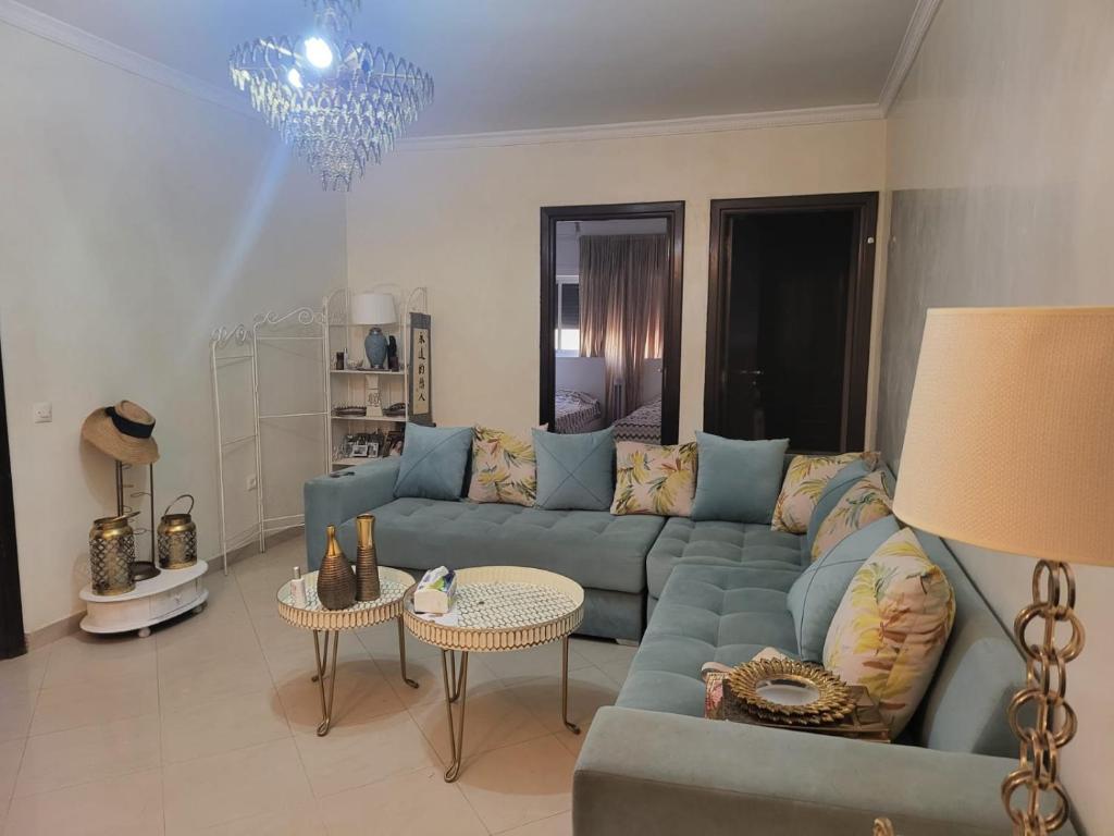 Ruang duduk di Appartment in Tanger City Center near to the beach