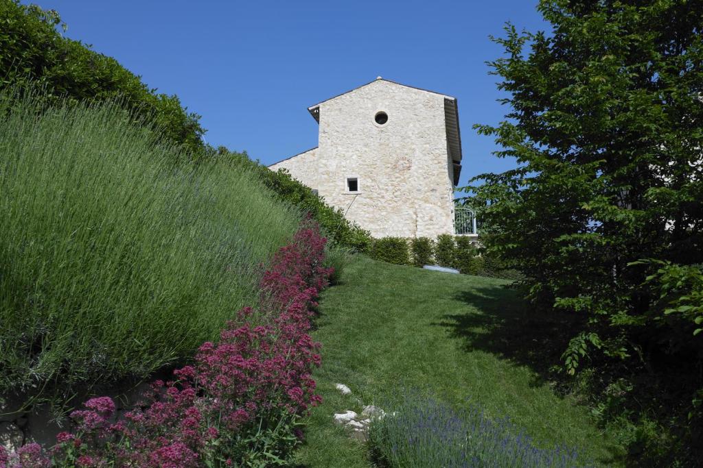 Zdjęcie z galerii obiektu Pianaura Suites w mieście Marano di Valpolicella