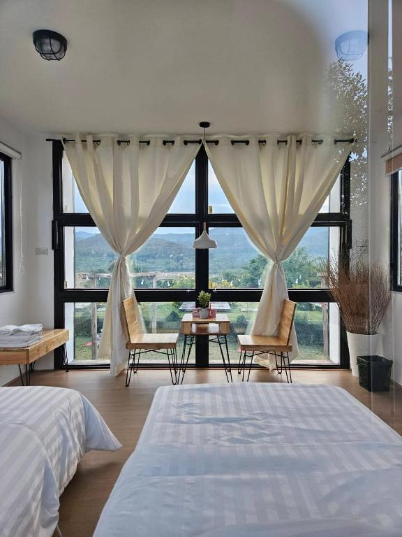 Phrao Camping Village - Tweepersoonskamer Met Uitzicht Op De Bergen
