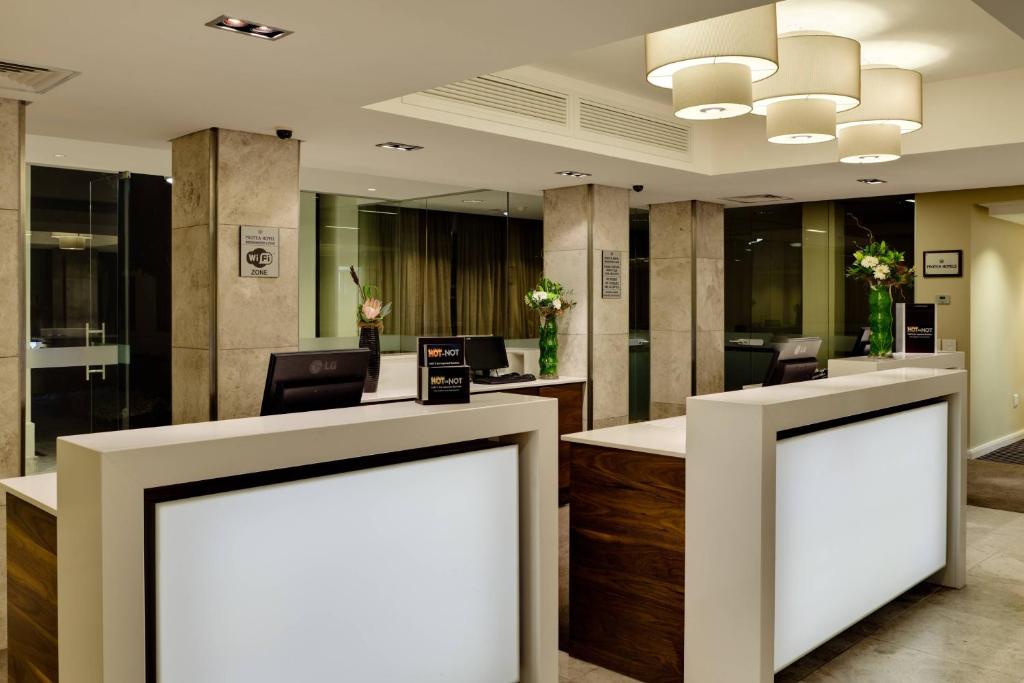 رزرو هتل و هاستل، هتل Protea by Marriott Cape Town Waterfront Breakwater Lodge