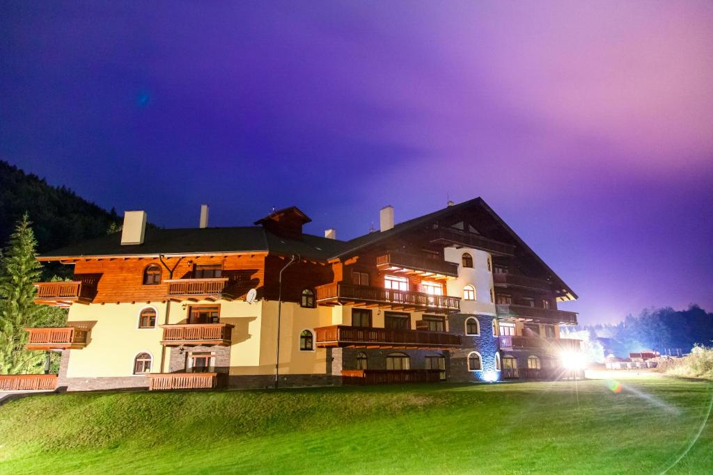 Budova, v ktorej sa apartmán nachádza