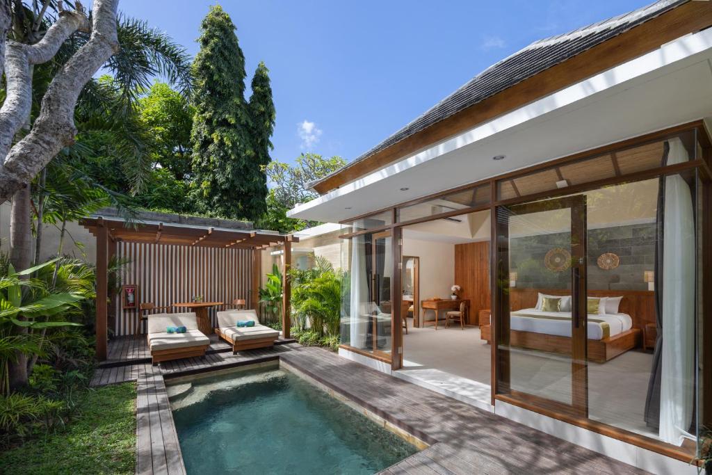 Bazén v ubytování Tonys Villas & Resort Seminyak - Bali nebo v jeho okolí